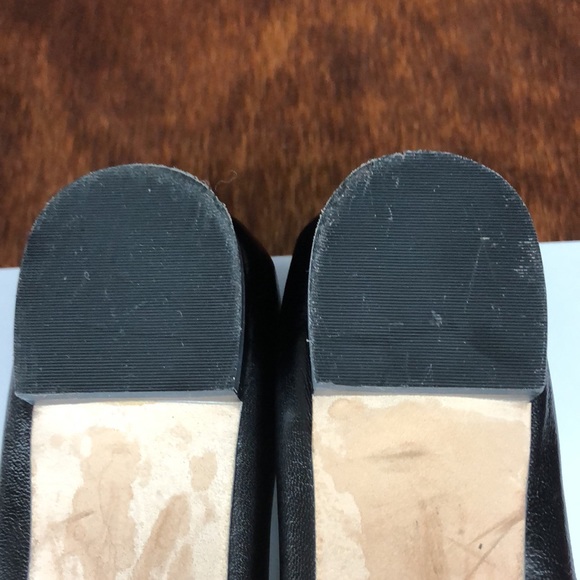 TAHARI Black Leather Flats w/Black Filigree Buckle - Picture 7 of 12